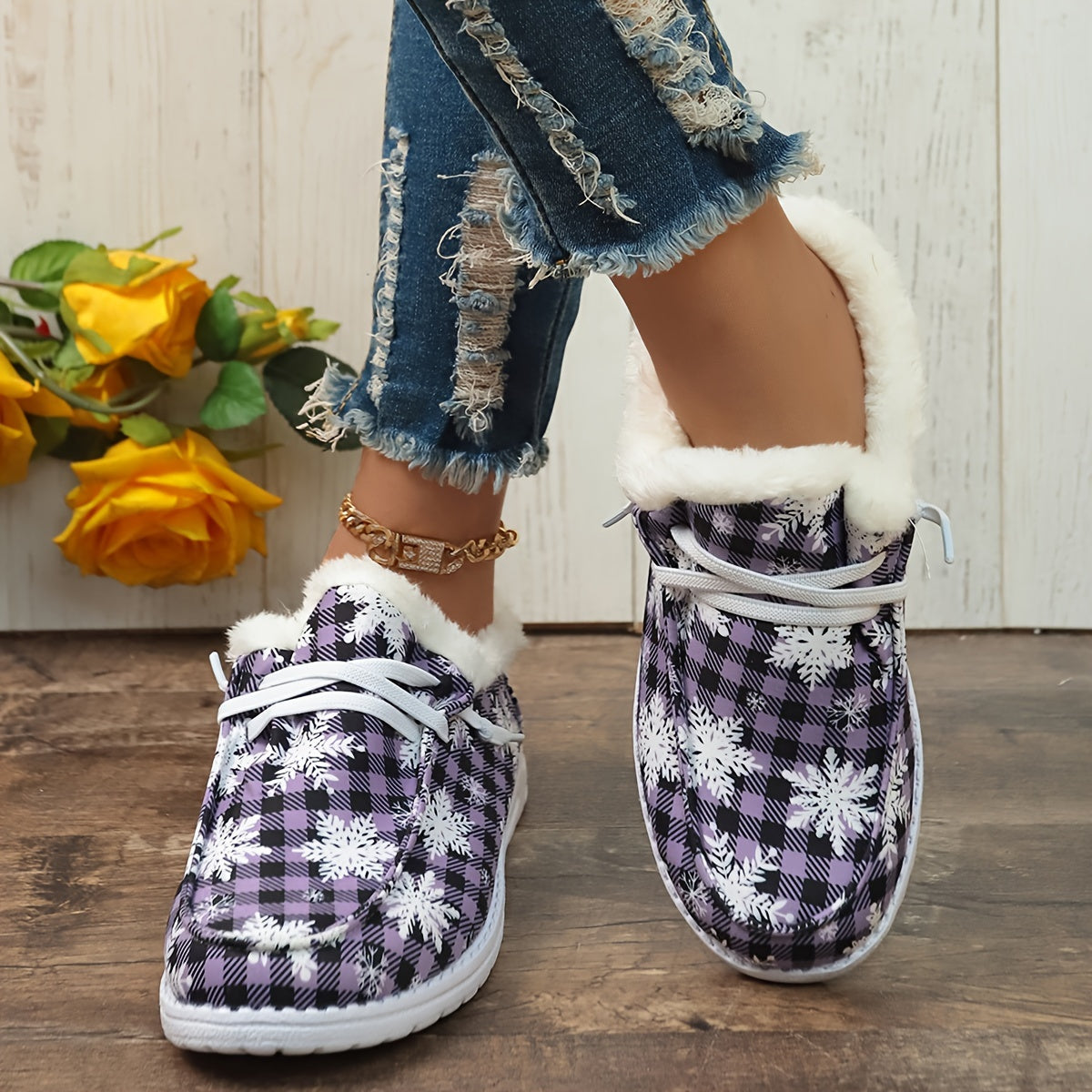 Women's Christmas Snowflake Pattern Shoes, Plaid Plush Lined Slip On Canvas Shoes, Winter Warm Low Top Loafers